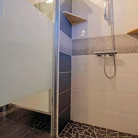 10g263 Holiday home *