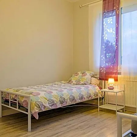 10g263 Holiday home Arcis-sur-Aube