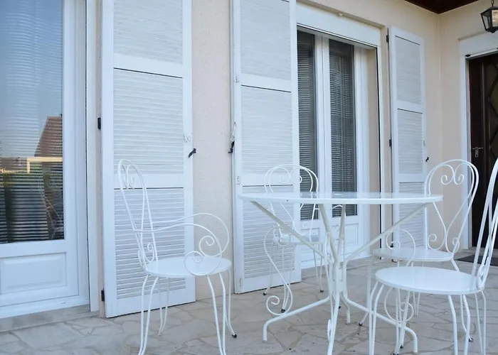 10g263 Hébergement de vacances *